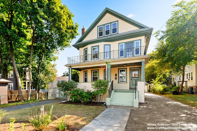 Building Photo - 164 Maplewood St Rental