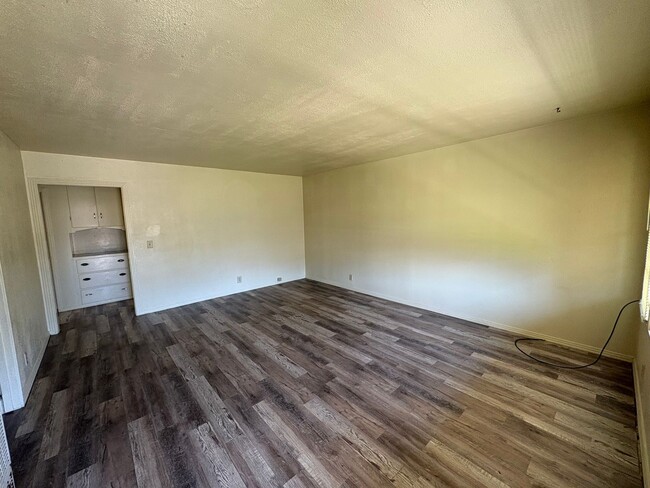 Photo - 4 Bed 1 Bath Home