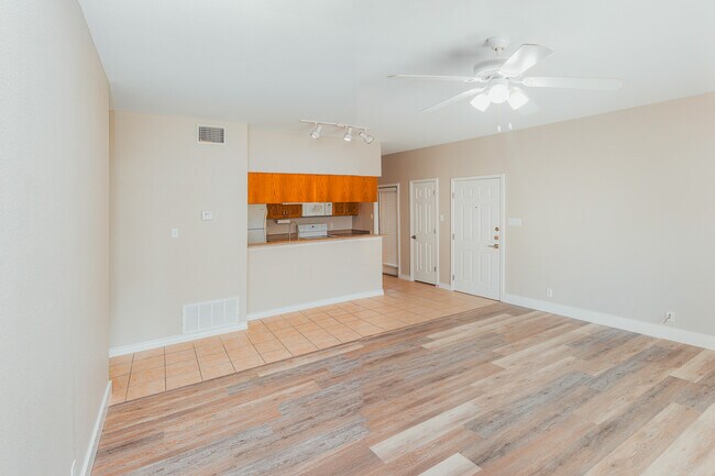 Photo - 113 D L Vest Unit 201