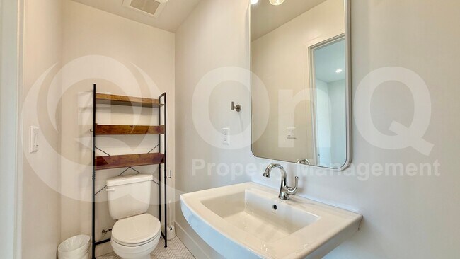 Photo - 825 N 9th Ave