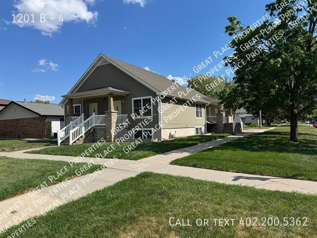 Building Photo - 1201 B-4 Unit 4