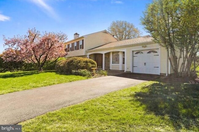 Photo - 17404 Hughes Rd House