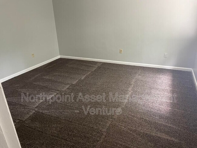 Photo - 3881-3883 Jasmine Dr