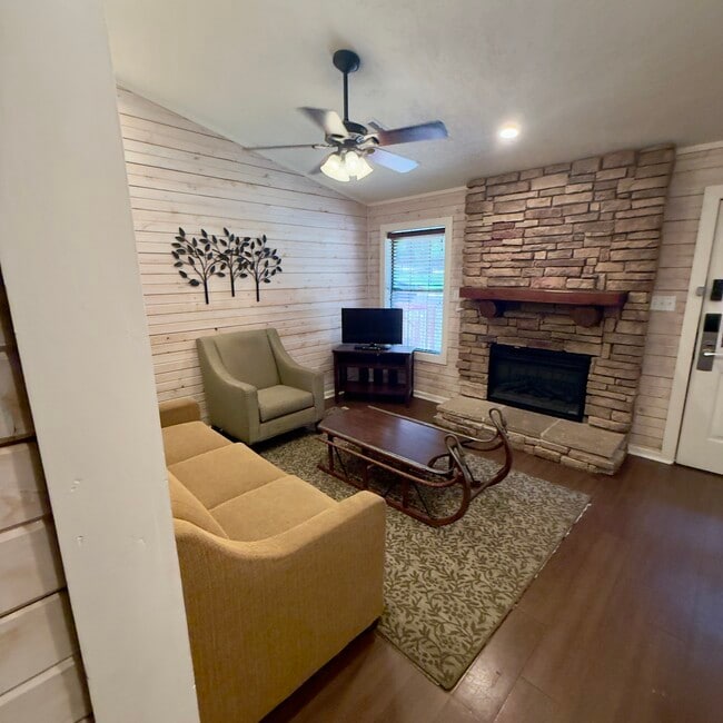 8680 Piney Shores Dr Unit Building 2