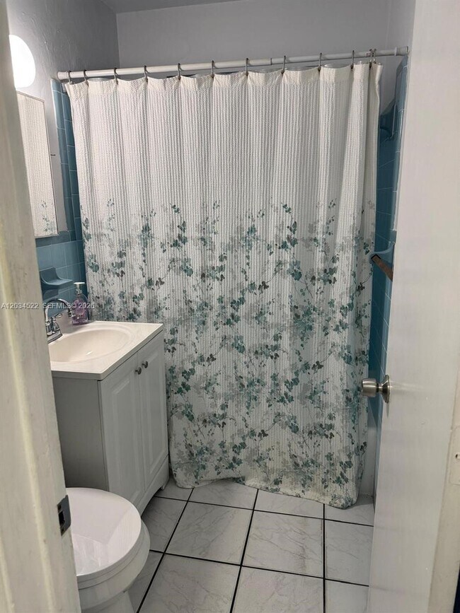 Photo - 2732 NW 16th Terrace Unit 2734