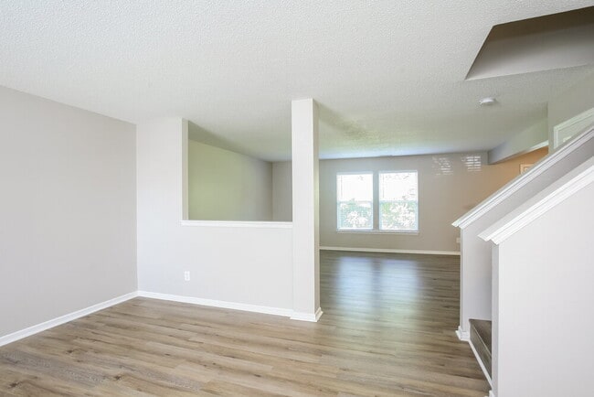 Photo - 6330 Alonzo Dr