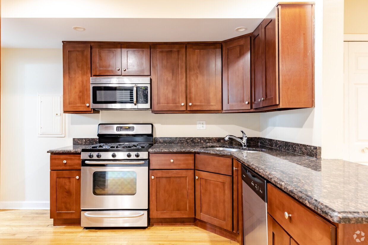 Photo - Lillie Plaza 903 Unit 2C