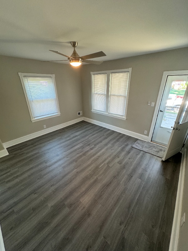 Photo - 107 Jansen Ave