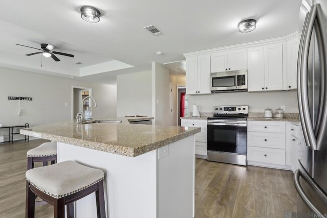 Photo - 659 Douglas Andrew Ave