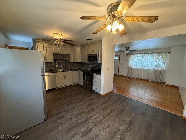 Photo - 1405 Gypsy Ln