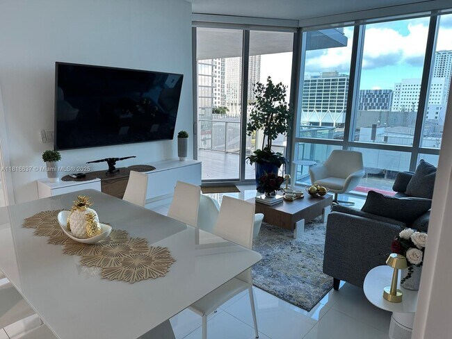 Photo - 851 NE 1st Ave Unit 1108