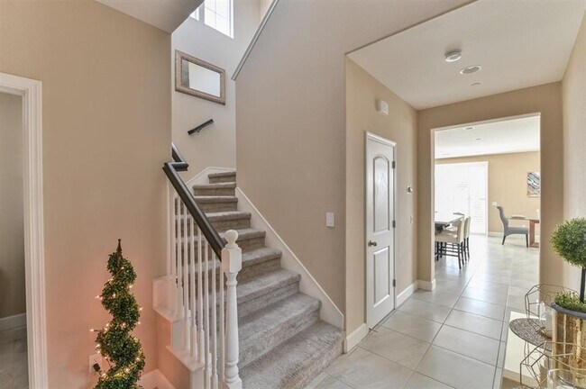 Photo - 1392 Violet Way