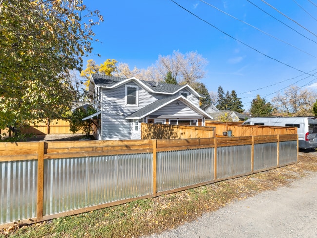 Photo - 115 W Peach St Unit 115 1/2