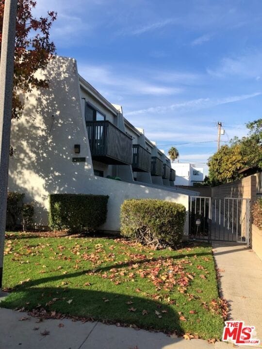 Building Photo - 533 W 219th St Rental