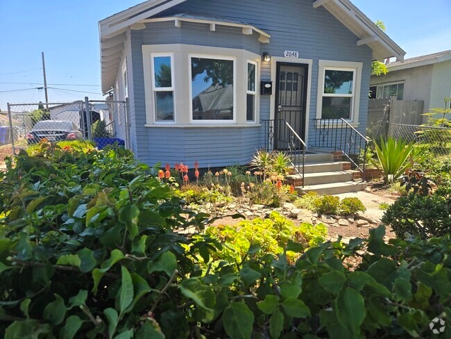 Building Photo - 2048 Ocean View Blvd Rental