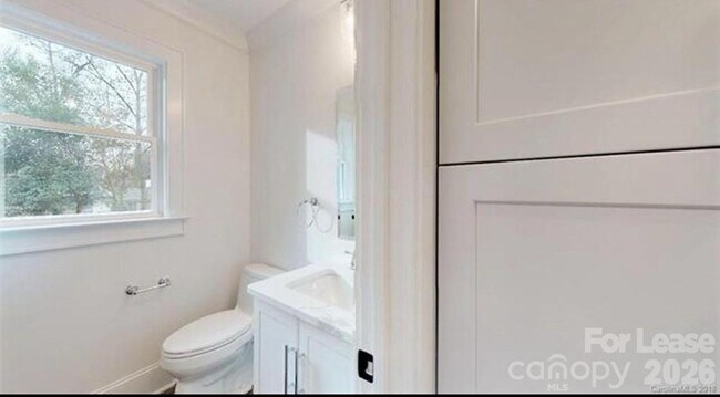 Photo - 1238 Yale Pl