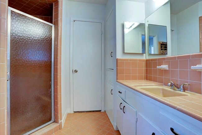 Photo - 1103 River Glyn Dr