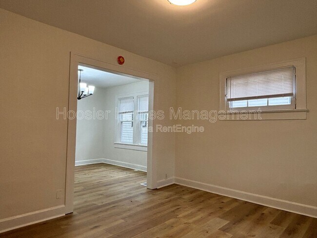 Photo - 83 N Ewing St