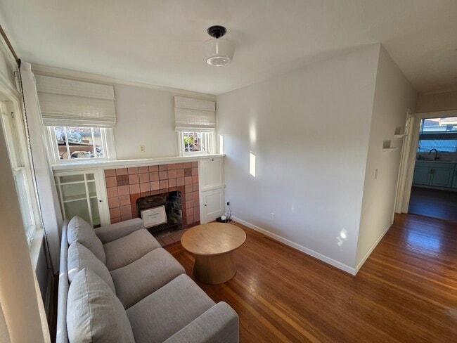 Photo - 3916 Quigley St