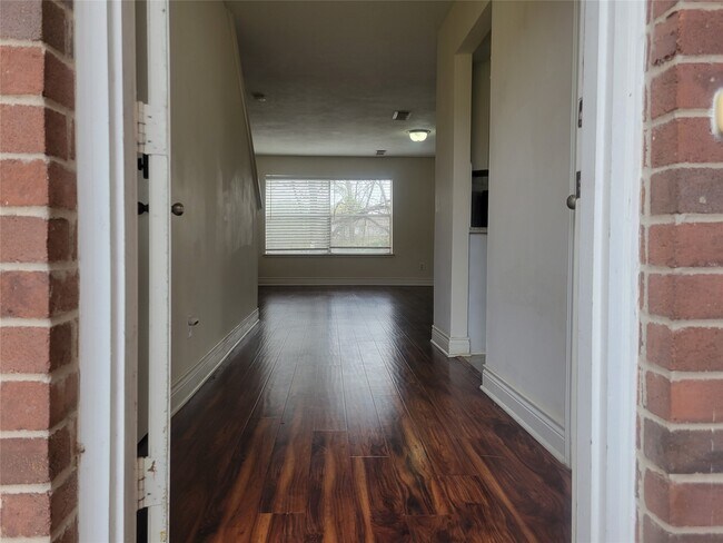 Photo - 8126 Golf Green Cir