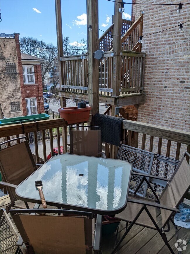 Building Photo - 3355 W Wilson Ave Unit 2R Rental