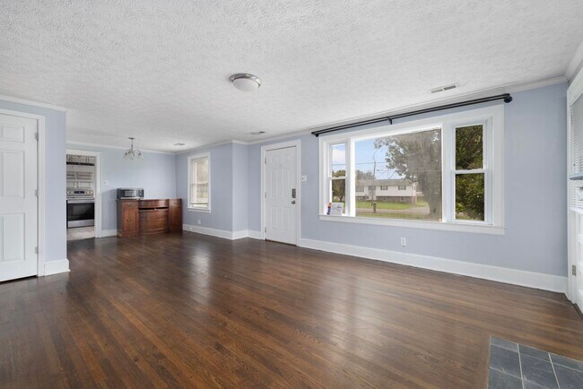 Photo - 314 Crossway Rd