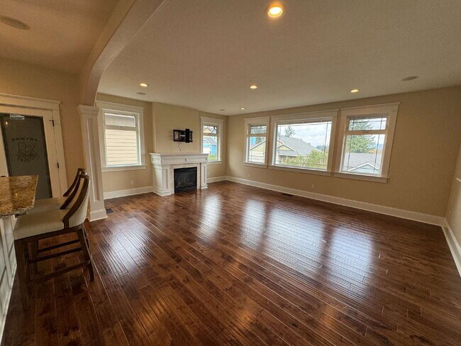 Photo - Milwaukie 4-Bedroom Home on Corner Lot, Sp...