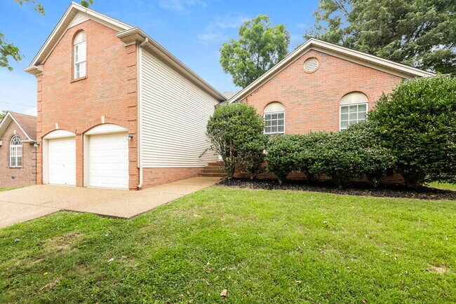 Photo - 1004 Blue Mountain Ln