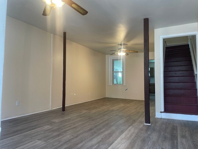 Photo - 318 N Lumber St