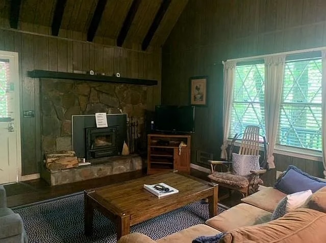 Photo - 211 Chalet Village Dr