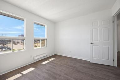 Photo - Lindsay Apartments and Townhouses