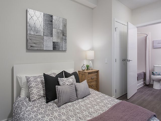 Photo - Lynn Creek Apartments