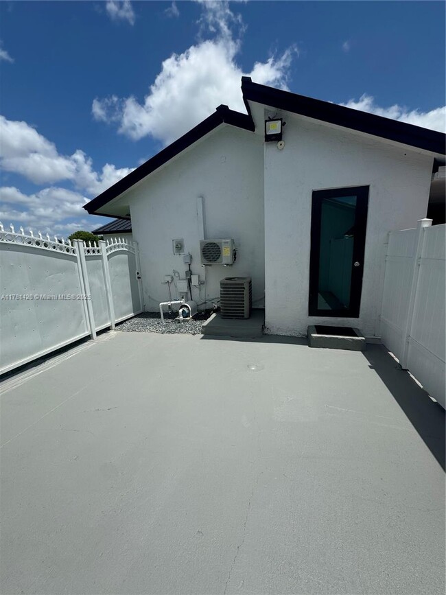 Photo - 12558 SW 211th Terrace Apartamento Unidad 1