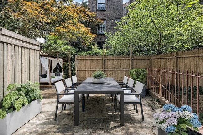 Building Photo - 227 W 20th St Unit 1B