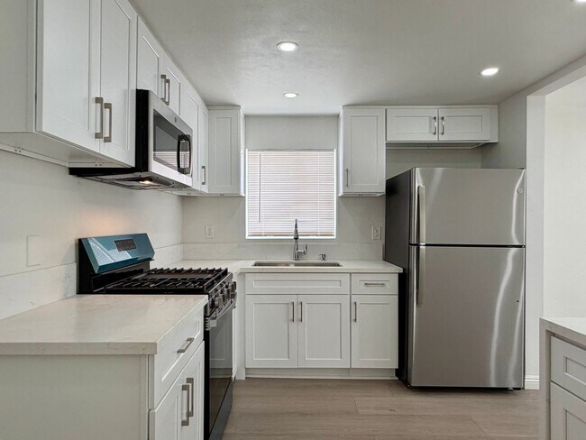 2522-2524 Lancaster Ave