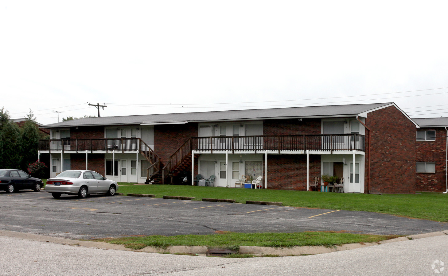 408 Harvey Dr - 408 S Harvey Dr Apartments