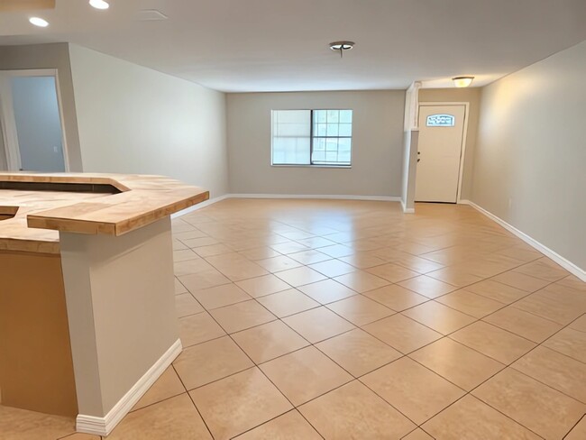 Photo - 2049 N Normandy Blvd