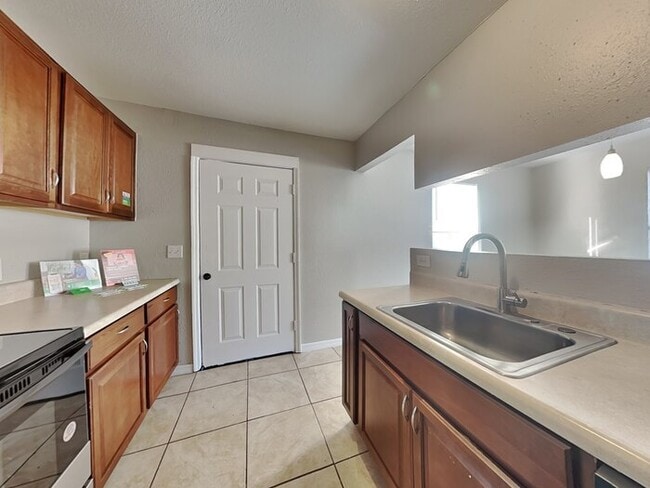 Photo - 3711 N 57th St