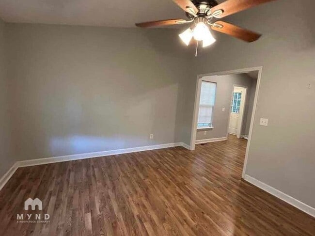 Photo - 366 Lockwood Dr