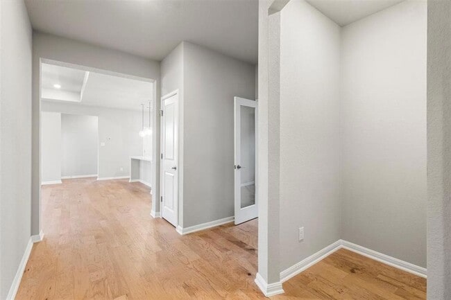 Photo - 204 Grn Knl Ln