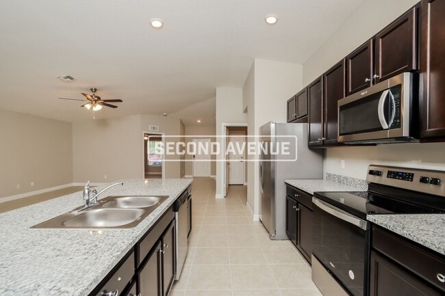 Photo - 550 Waterside Rd SE