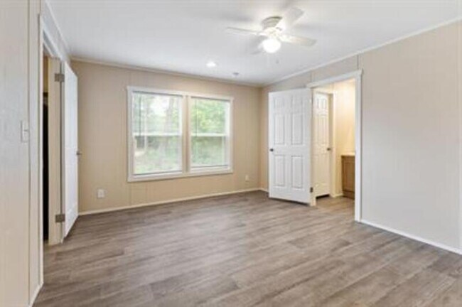 Photo - 135 Southlake Dr.