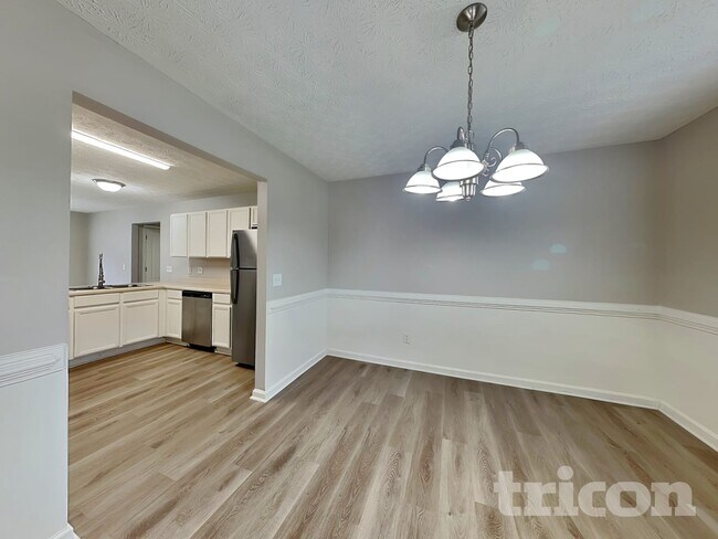 Photo - 35 Trelawney Ln