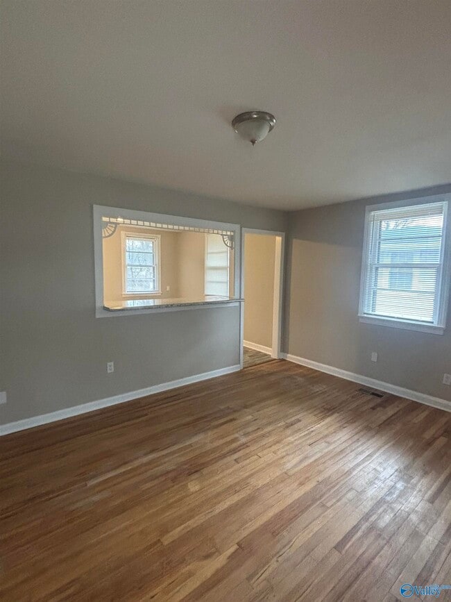 Photo - 2204 Bide a Wee Dr NE