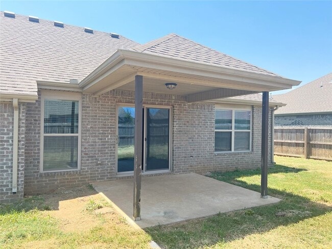 Photo - 211 Genoa Way