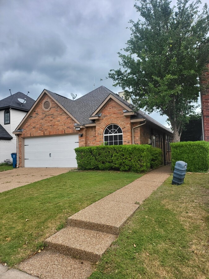 Photo - 2011 Mallard Dr