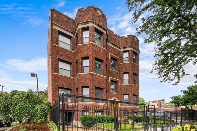 Photo - 909 W Buena Ave Unit 1E