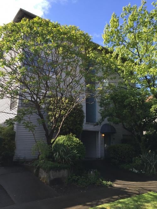 Building Photo - 1 bedroom in Seattle WA 98119 Unit 105