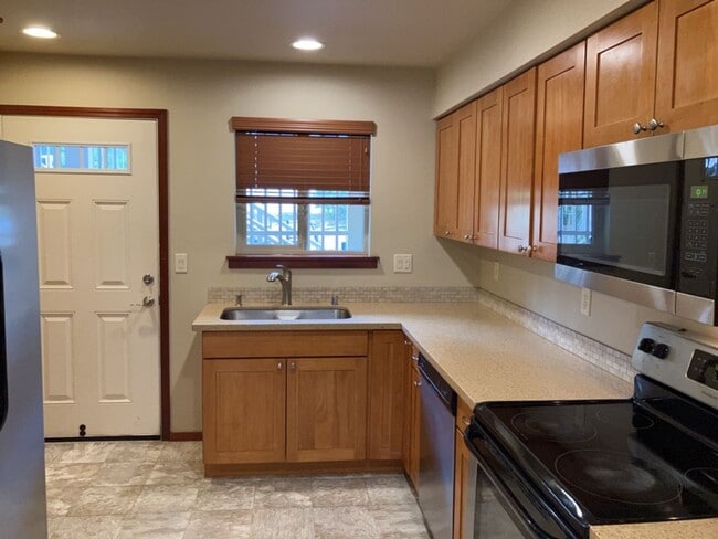 Photo - Windsor Place Apartments