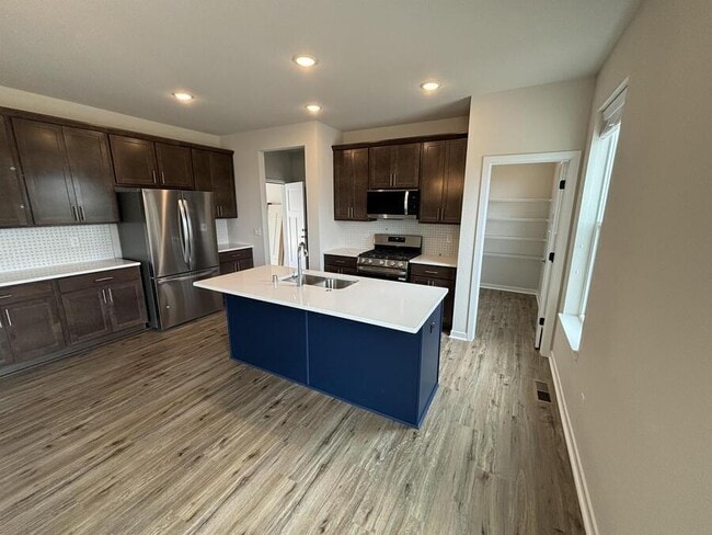 Photo - 670 Lambert Dr